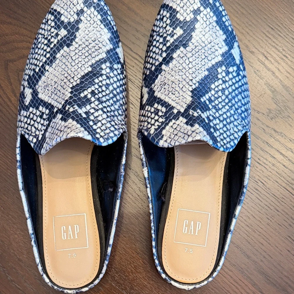 GAP Blue and White Snake-Print Slip-On Mules - Picture 6 of 11